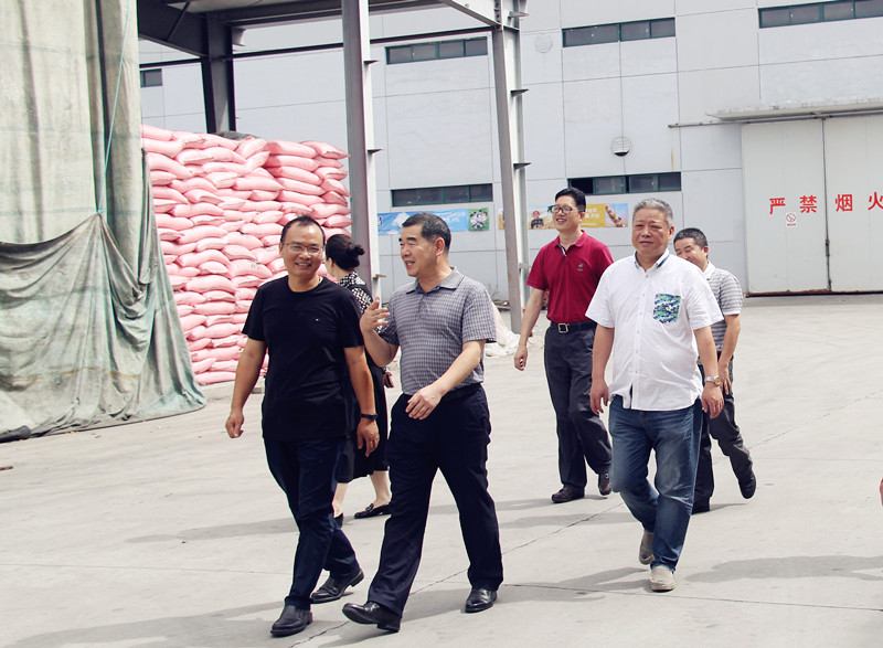 省社副主任、省農合聯(lián)執(zhí)委會副主任張建蒞臨臺